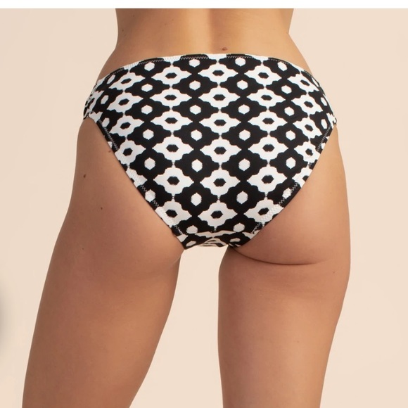 Trina Turk 10 black & white bikini bottoms NWT - Picture 5 of 5